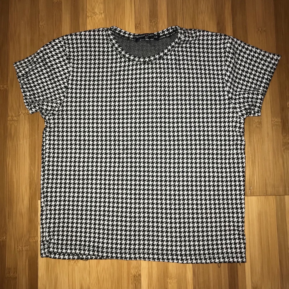 cropped t-shirt